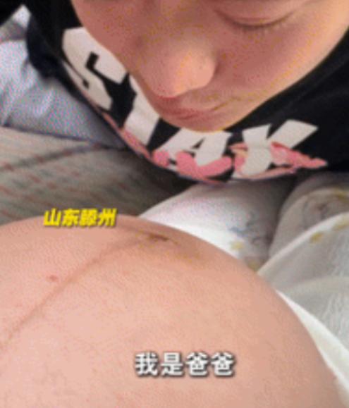 强的可怕！产房里刚落地的婴儿哭得正凶，旁边的爸爸俯下身轻声说了句“宝宝，我是爸爸