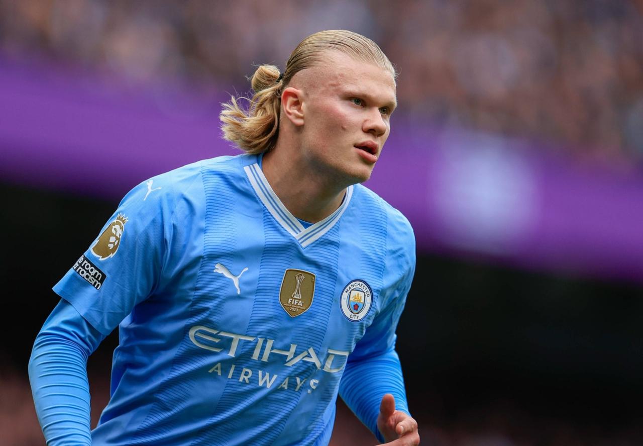 英超焦点战一触即发，曼城赢球有悬念吗？复仇利物浦没商量，瓜迪奥拉要找回场子。两