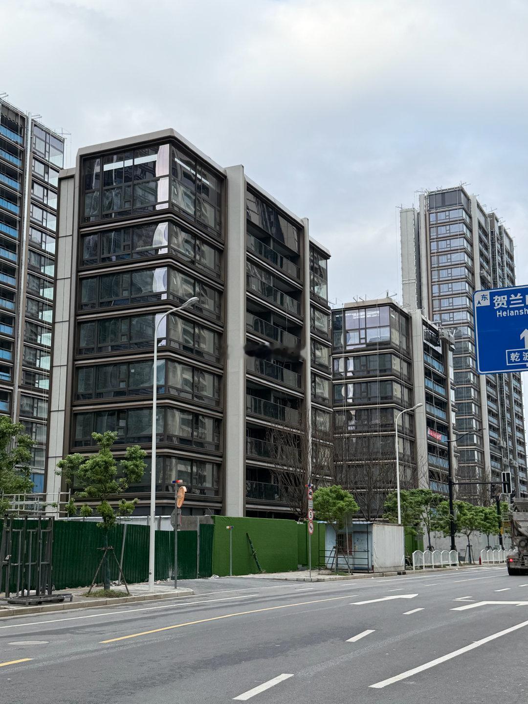 上海买房，优先选外环外到底对不对？#楼市第一线##上海买房#刷到一个楼市博主的观点，他提出：上海买房