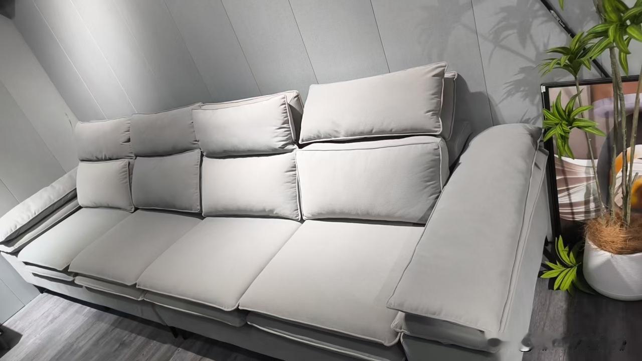 纠结！各位能不能给出个决策沙发换新选皮面还是布艺？我最近打算把家里老旧的