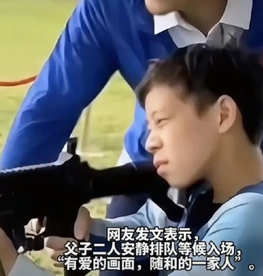 围观！霍启刚带儿子参观驻港部队军营，爱国情怀原来是这样培植的#霍启刚陪儿子参观