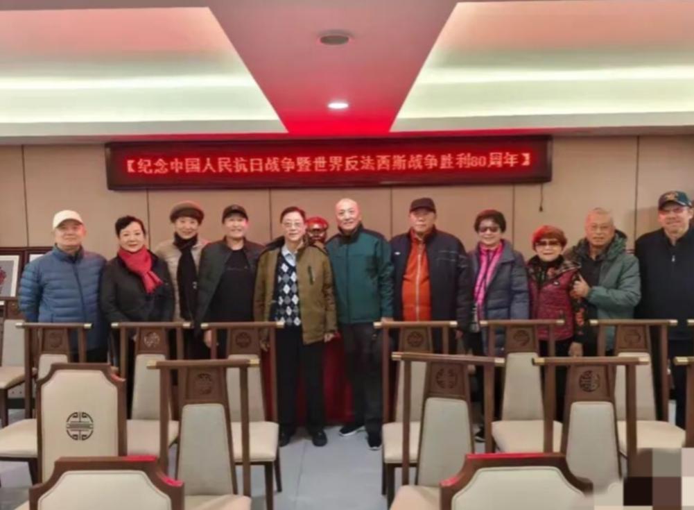 四野后代联谊会有一个不成文的规矩，参加聚会的嘉宾都会自觉地按照自己父辈的职务高低