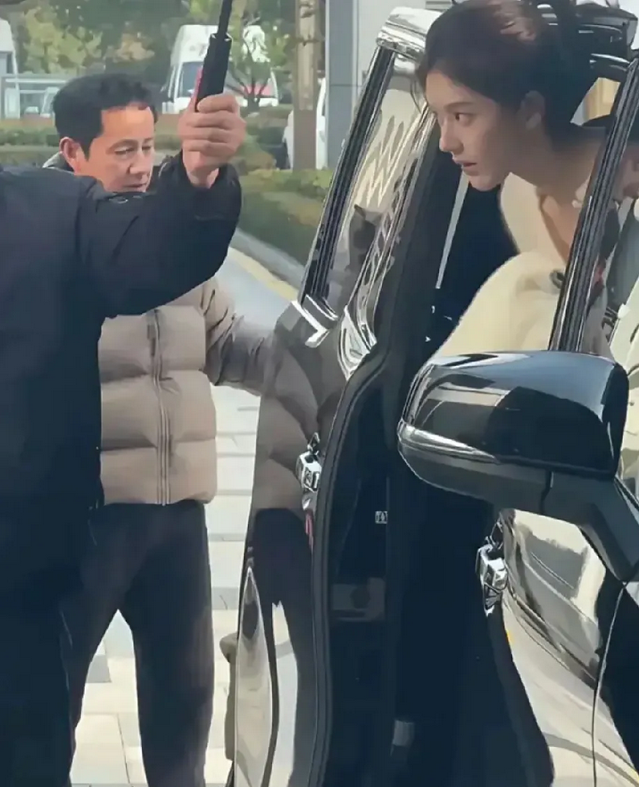一百年都难得有一位这般颜值的女人。太美了！四川第一美女！