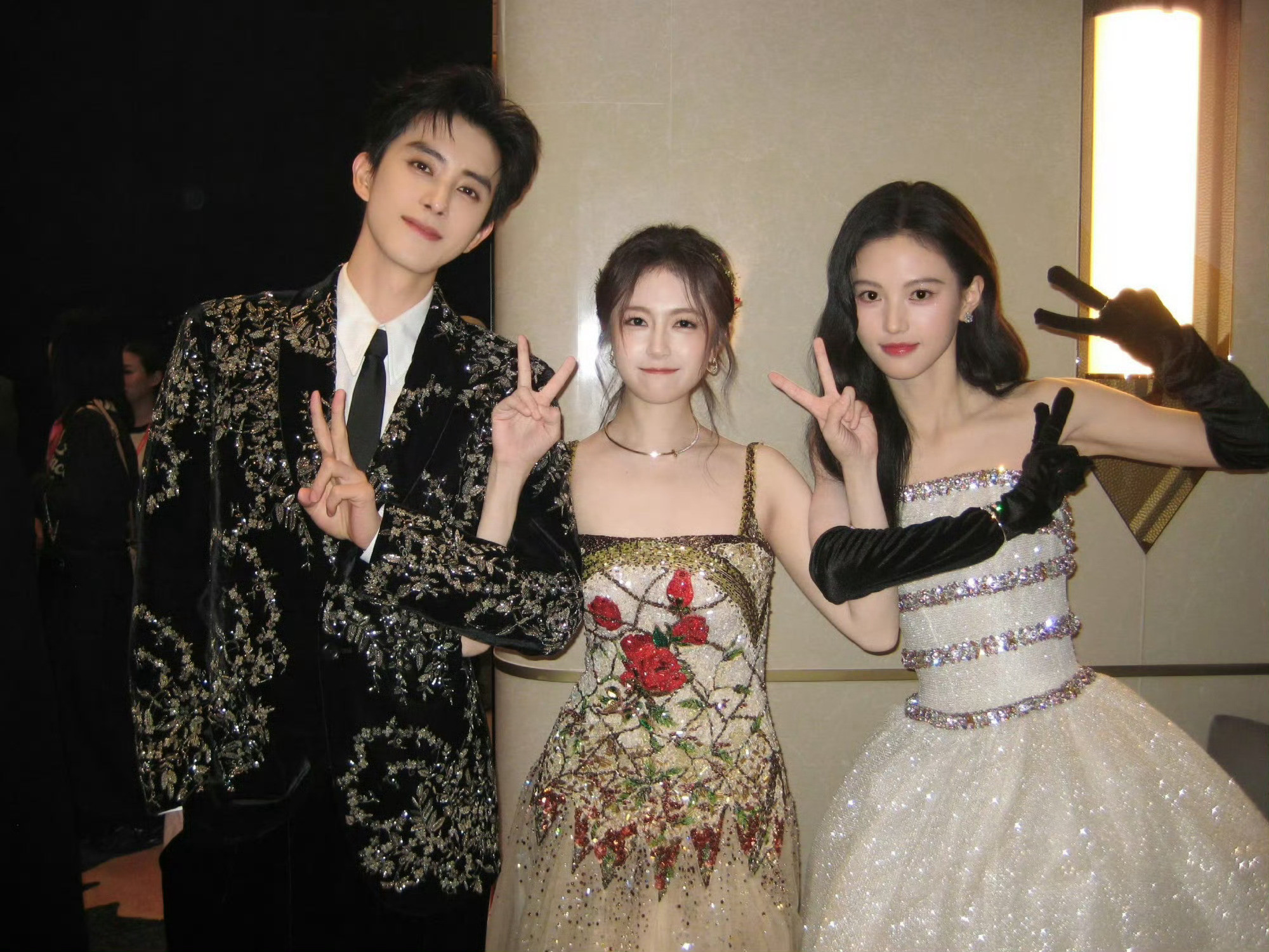 李兰迪敖瑞鹏尖叫之夜比耶合照，终于等到了