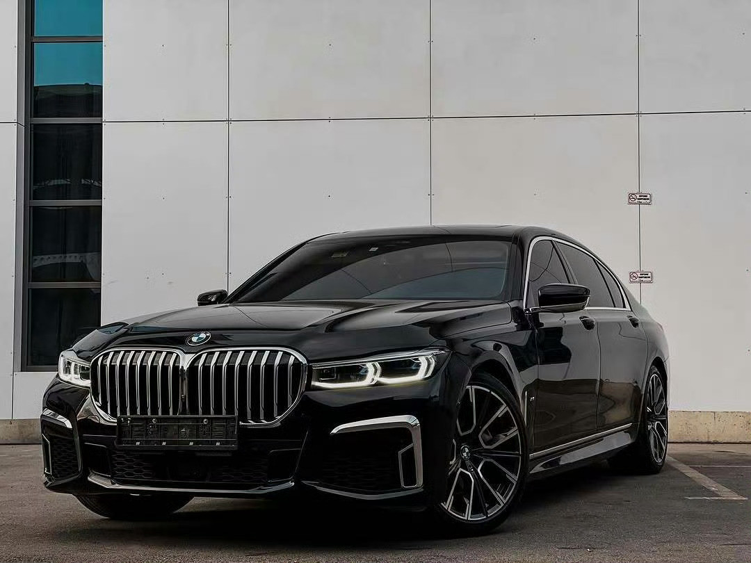 宝马750Li[墨镜][墨镜]​​​