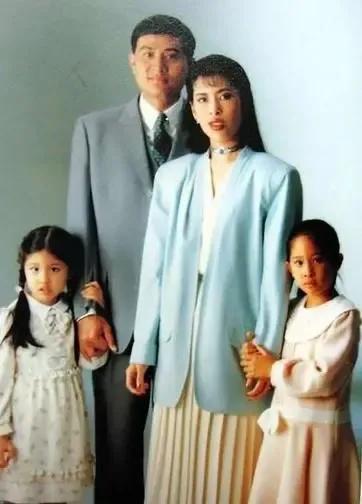 朱蓬拉公主如果没有生病，其实她蛮有书卷气的，可惜病魔让人精神面貌全非。