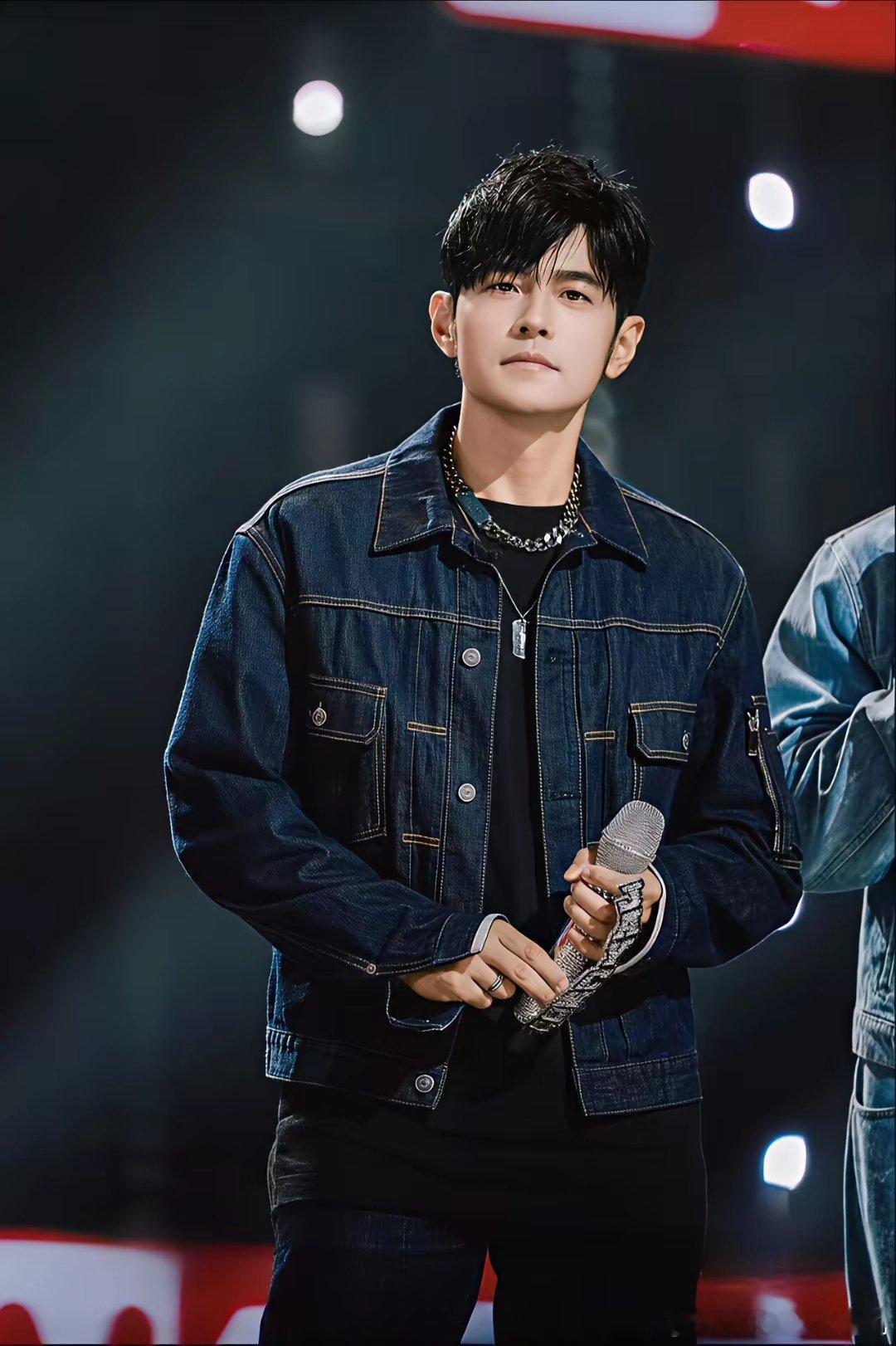 我终于能理解周杰伦和方文山了，一个被新歌音轨逼到想躺平，一个在悄悄攒着中国风歌词