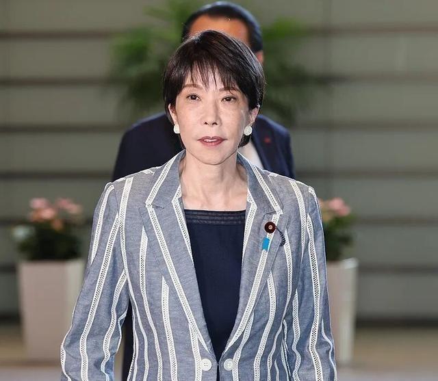9月17日上午，高市早苗带着所有大臣，集体交了辞呈。不是出事，不是倒台。这是日本