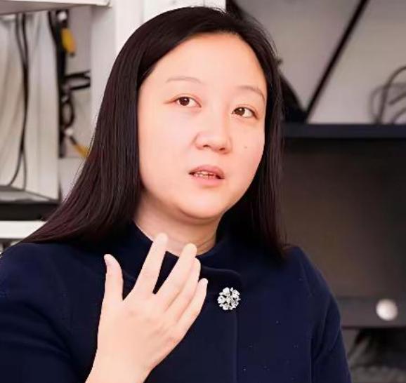 纽约时报中文网在近期，刊登美国“专家”的“警告”，具体内容就是，中国出招过猛，中