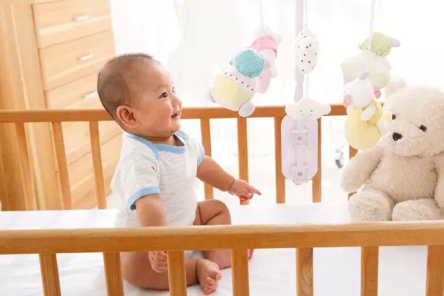 宝宝坠床怎么办? 妈妈要知道的几件事!