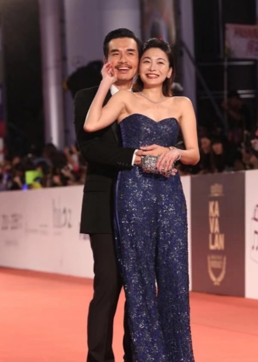 这男的是谁啊，气质绝了江祖平身边的这个男人是谁啊，气质这么绝！