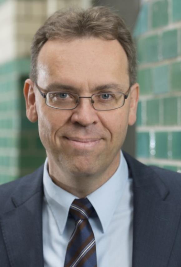 德国专家说出了如今美国的现实：美国现在之所以处处避开中国，那就是可能美国已经意识