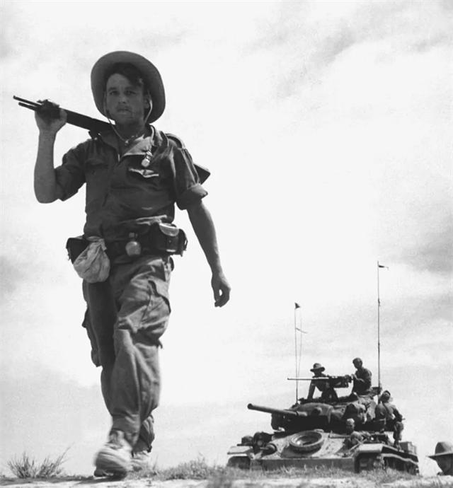 1979年，对越自卫反击战爆发。曾经的盟友越南，在苏联支持下屡次挑衅我国边境，驱