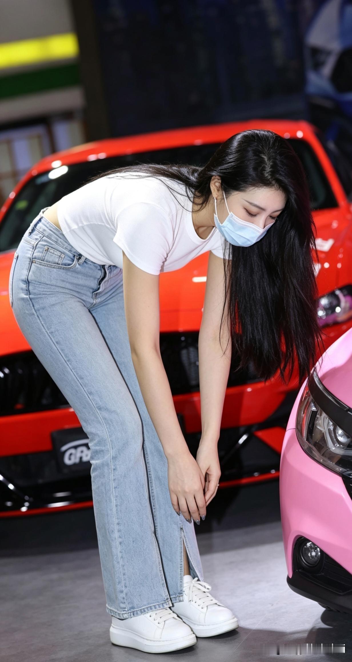打卡车展，粉嫩车模惊艳亮相！💕🚗💃