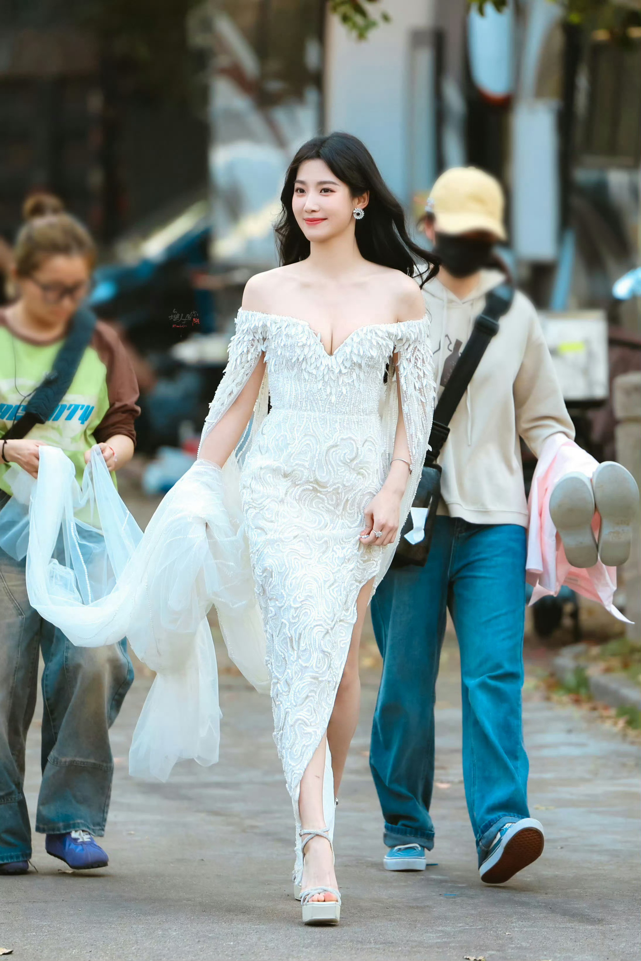 新生代小花卢昱晓。白白嫩嫩，神似刘亦菲哎