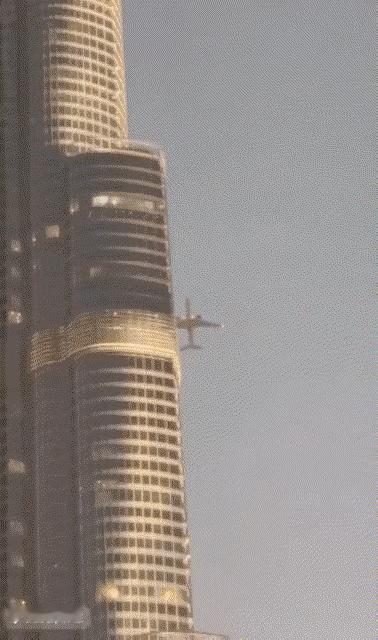 我不倒着手机就撞上了