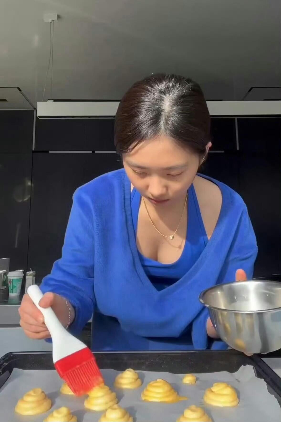 黄多多从小就爱烘焙​​​