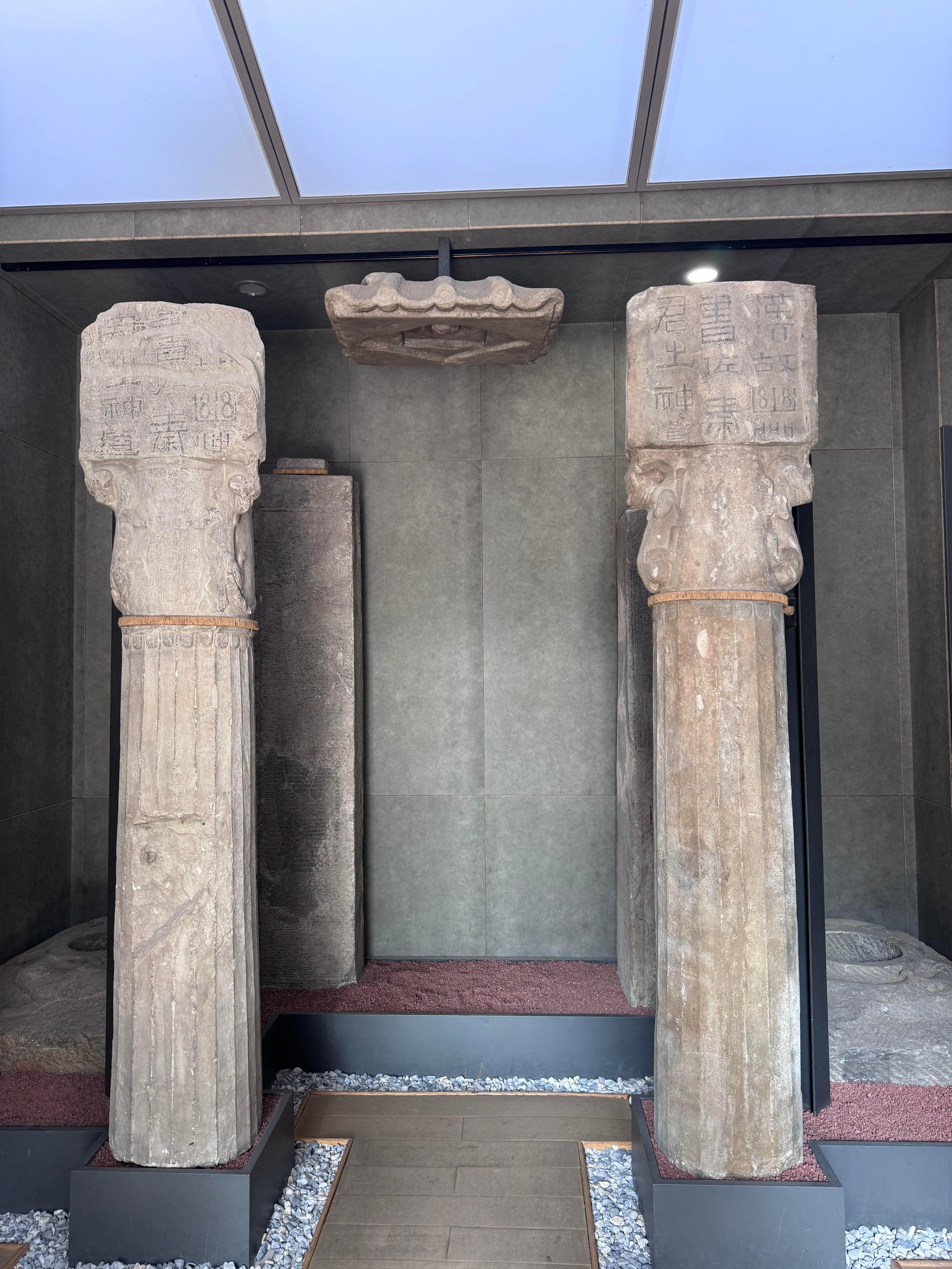 罗马石柱咋咱们东汉也有呢？汉朝这种石柱在墓里发现了一些，地面上的物件容易被消失，