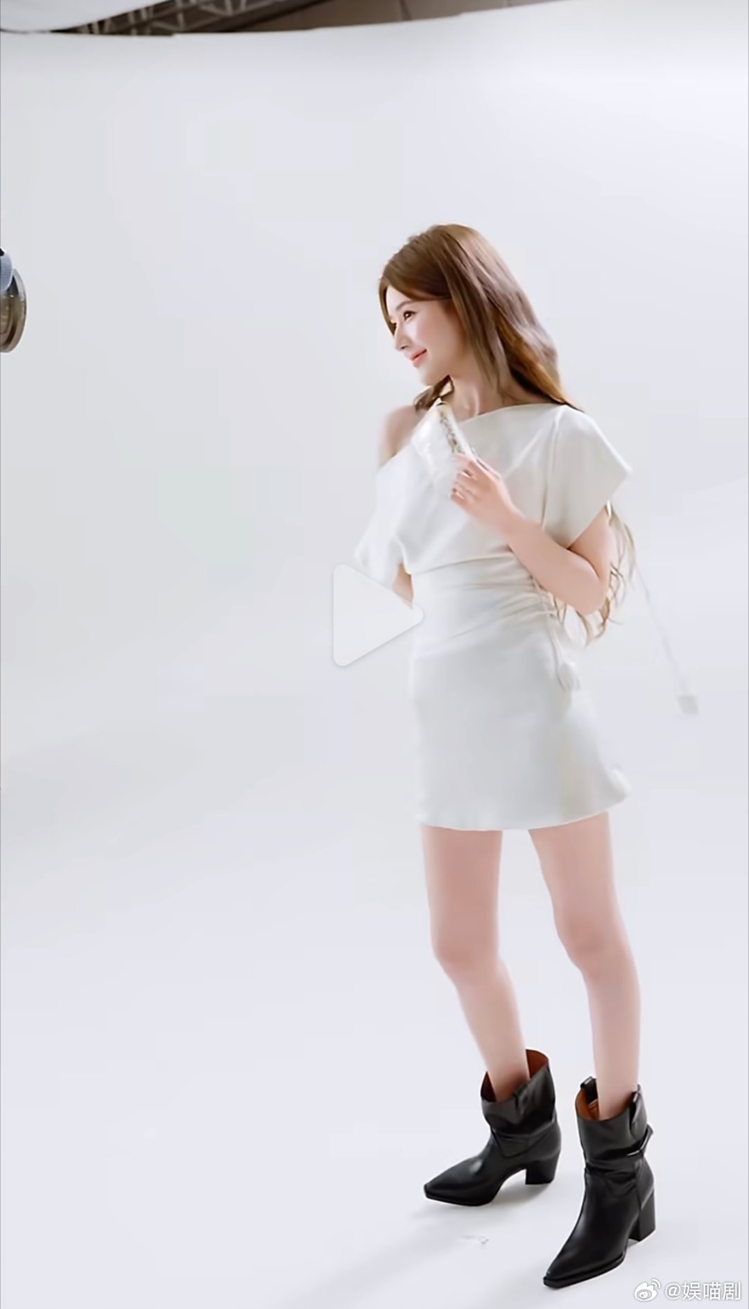 露思今天官宣自由点全球品牌代言人！我看还有谁不知道！！这次自由点的妆造我给到夯！