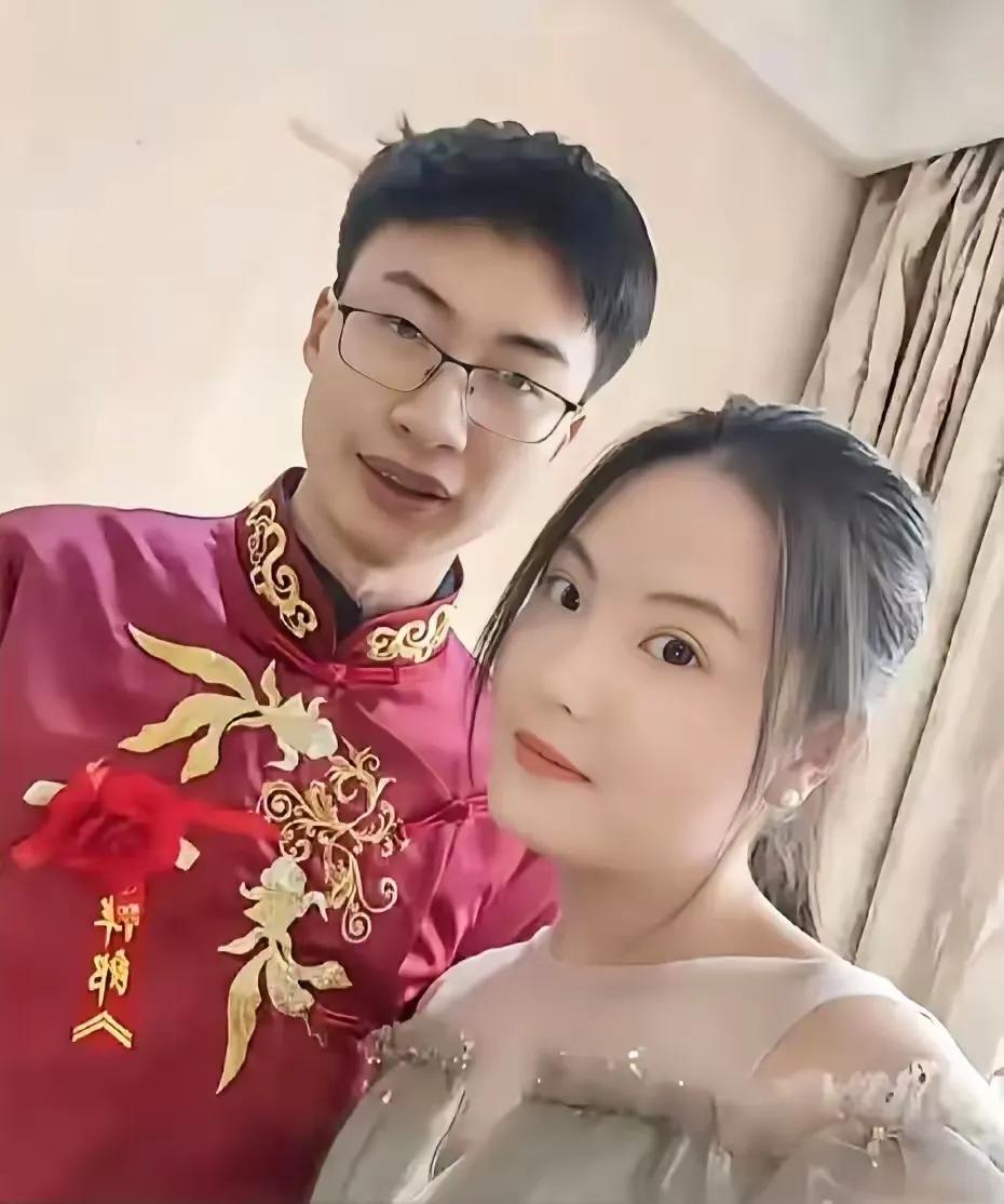 庞众望身上最打动人的，是他把一手烂牌打成王炸的本事。父亲患病、母亲瘫痪，换作旁人