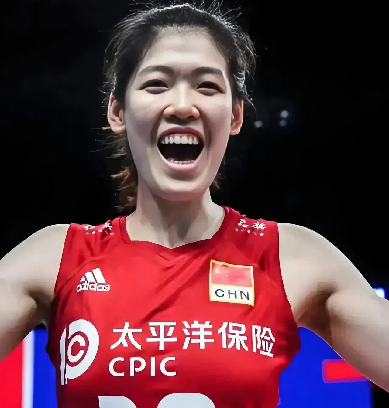 李盈莹受伤谁的责任最大？受伤后误诊又是谁的责任？为什么她的受伤恢复时间那