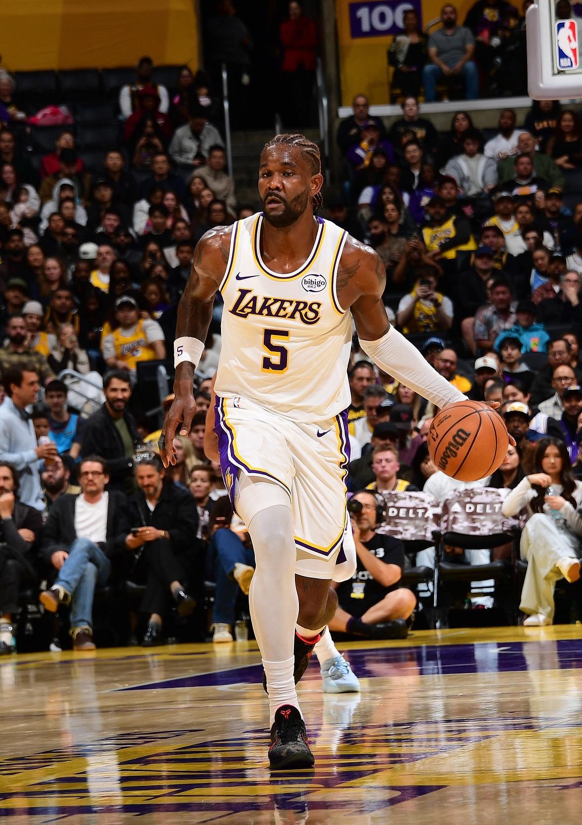 撕开湖人2025年的更衣室：当东契奇、詹姆斯都给你喂球，状元艾顿却在场上公开赌气