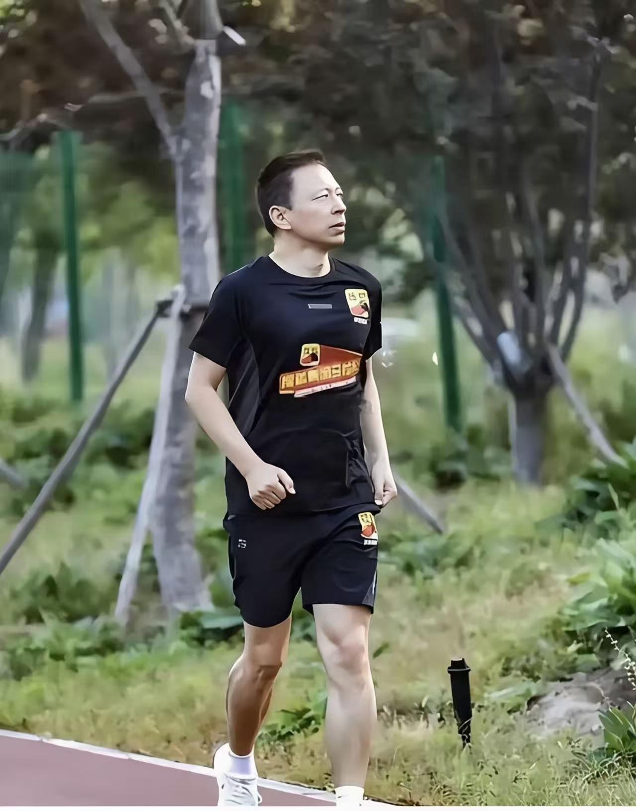 张朝阳都六十多岁了，他无儿无女也没成家，这泼天富贵到底留给谁啊？​​​
