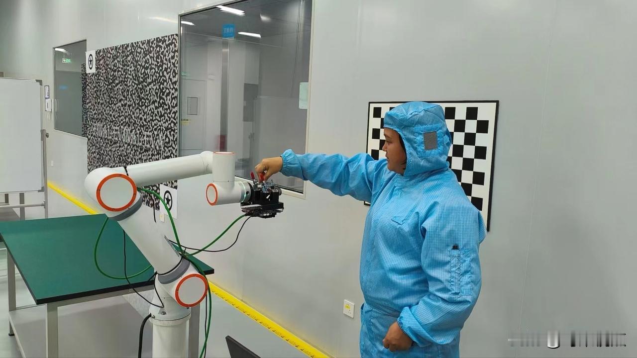 四川绵阳｜全国最大“车规级双目模组”生产基地在科技城新区投产！13日，元橡科