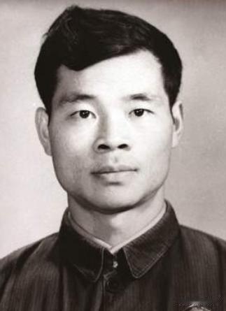 1982年6月16日，医生根据罗健夫的遗愿剖开了他的遗体，结果震惊发现，他全身都