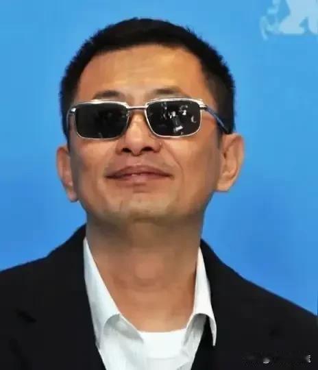 王家卫录音的事闹得沸沸扬扬，我猜，长出一口气的，不是胡歌，也不是辛芷蕾，而