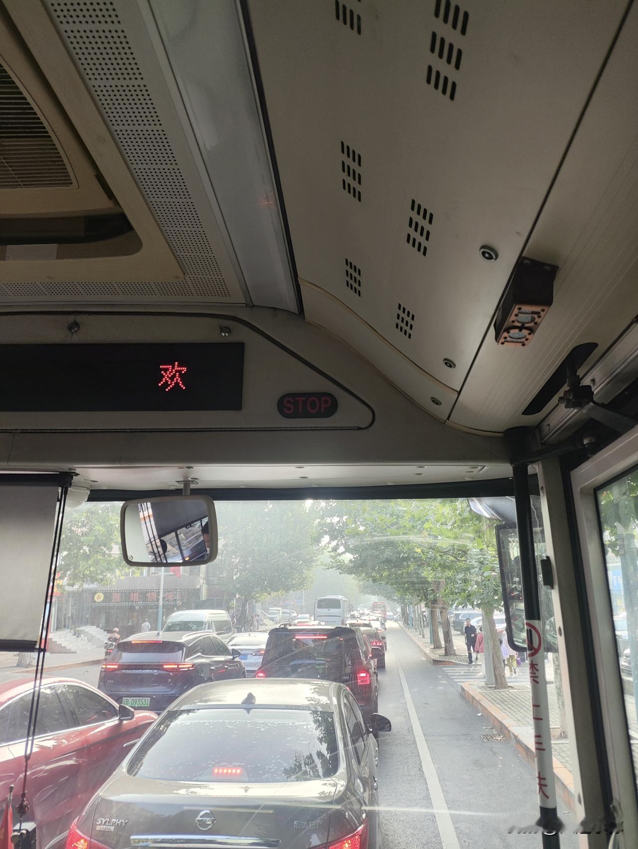 大连石葵桥封路实测！周一早高峰彻底堵疯了大连车主、公交乘客注意！石葵桥刚开
