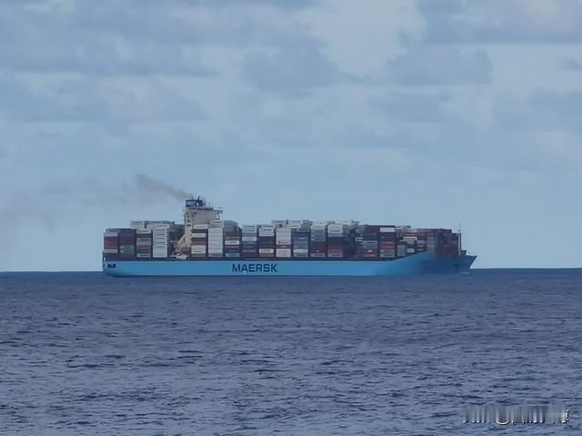 巴拿马吃相过于难看，此举实则是玩火自焚。巴拿马用非法的方式取消了中企在巴拿马两大