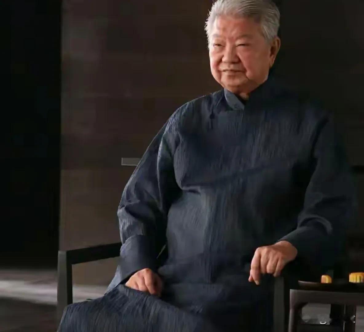 蔡澜去世，他去世前最苦恼的大概就是，身价不菲，无人继承吧！蔡澜与妻子属于丁克，