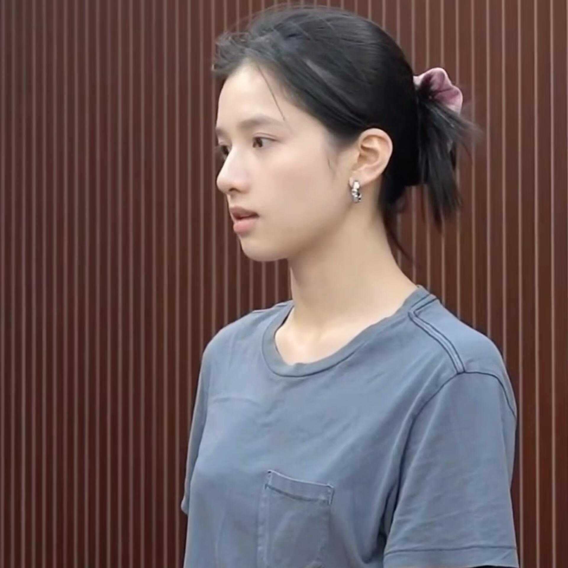 谁懂张婧仪私底下这种随性的气质有多迷人​​​