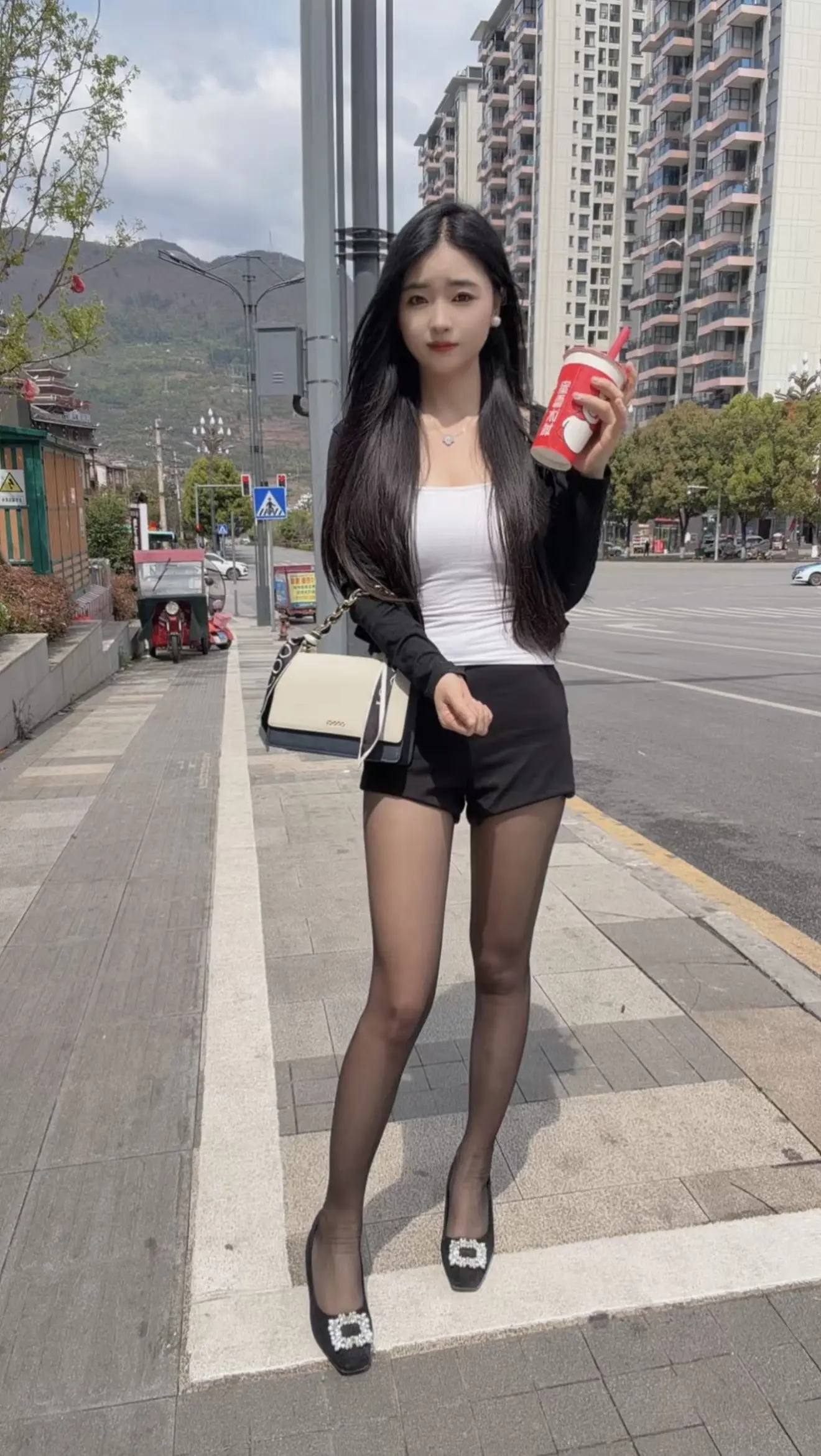 奶茶一杯快乐加倍