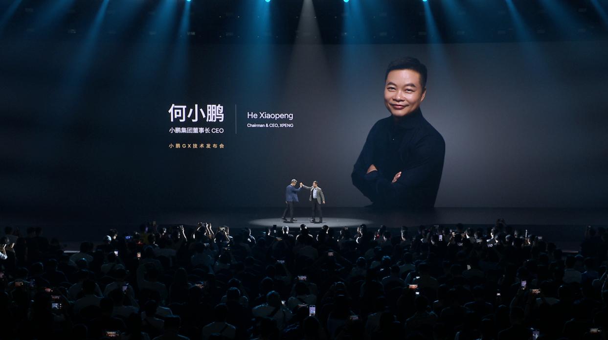 4月15日，小鹏首款全尺寸旗舰SUVGX开启预售，39.98万元起