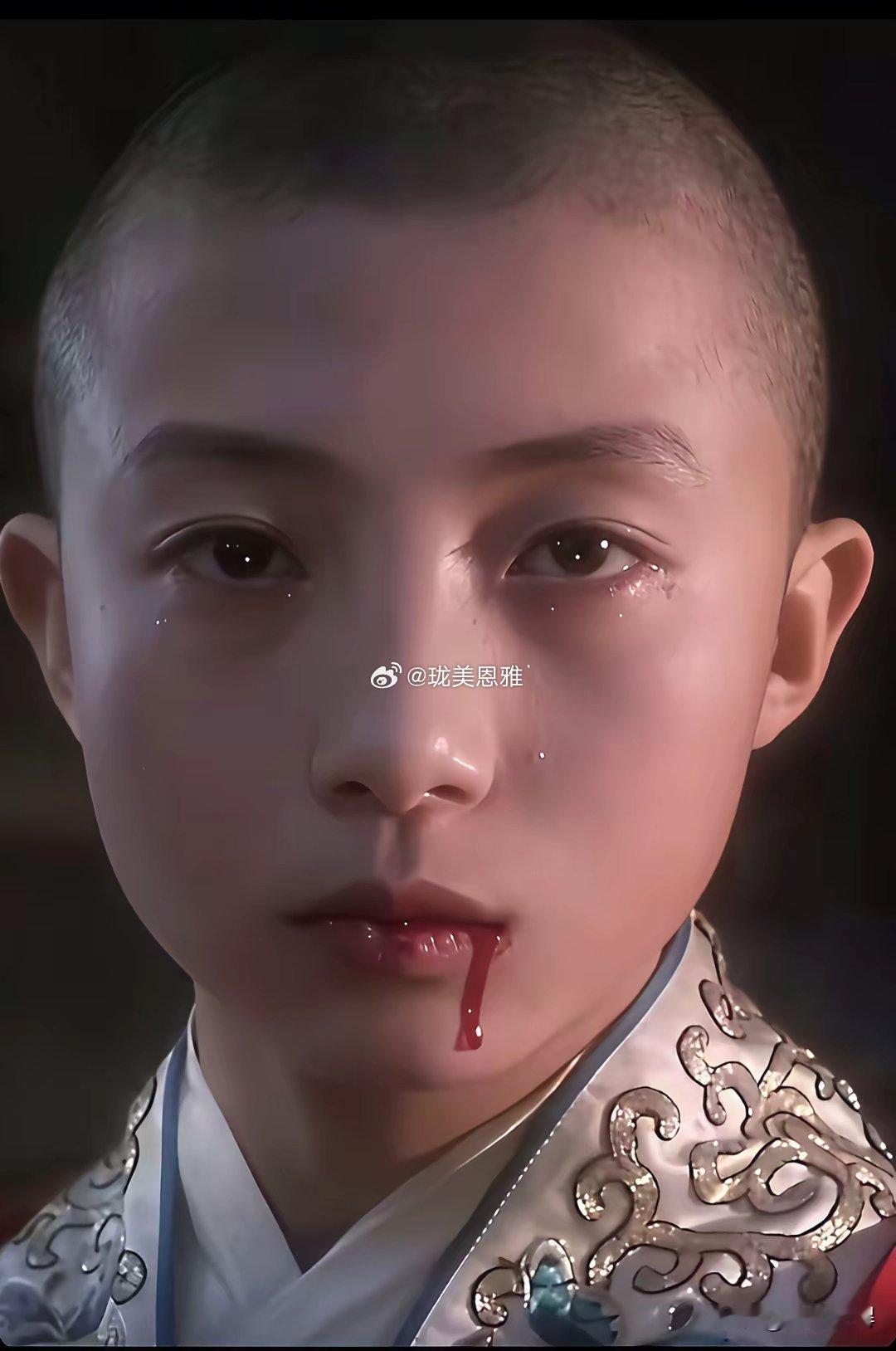 电影《霸王别姬》里面的小豆子演员如今的模样，一晃这么多年，他都已经五十岁了