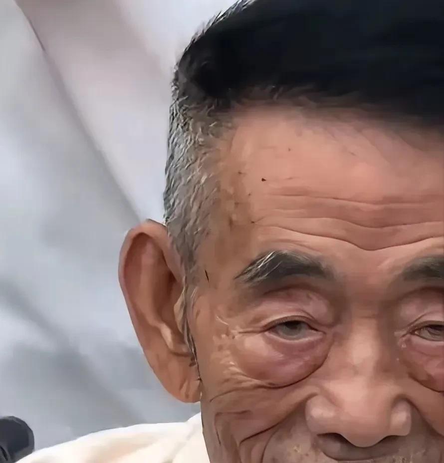 杨少华老师最后一句话：有点晕，咱上医院看看。看着杨老师这状况，确实心里不是滋味