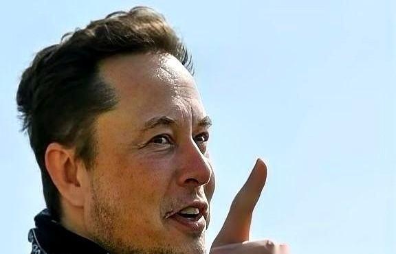 马斯克给美国开了一张“药方”，他说，想活命，唯一的办法就是全面拥抱人工智能和机器