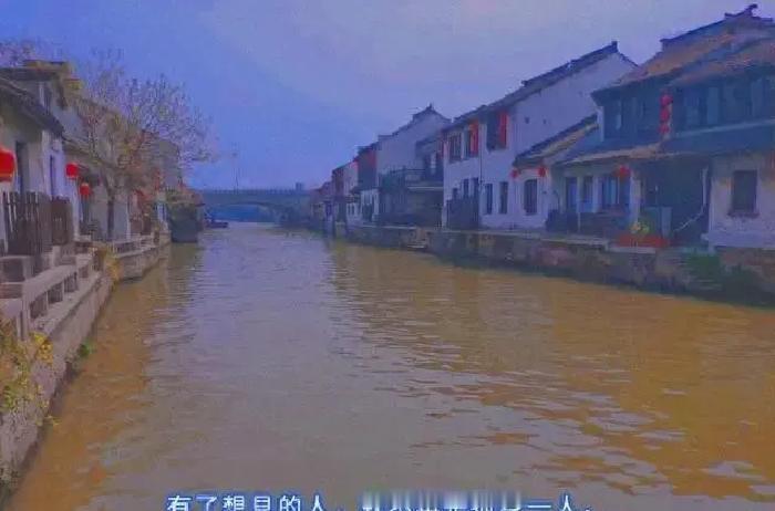 人到中年以后，日子过得舒坦不舒坦，其实就看身边有人疼、身体没大毛病、心态不憋屈这