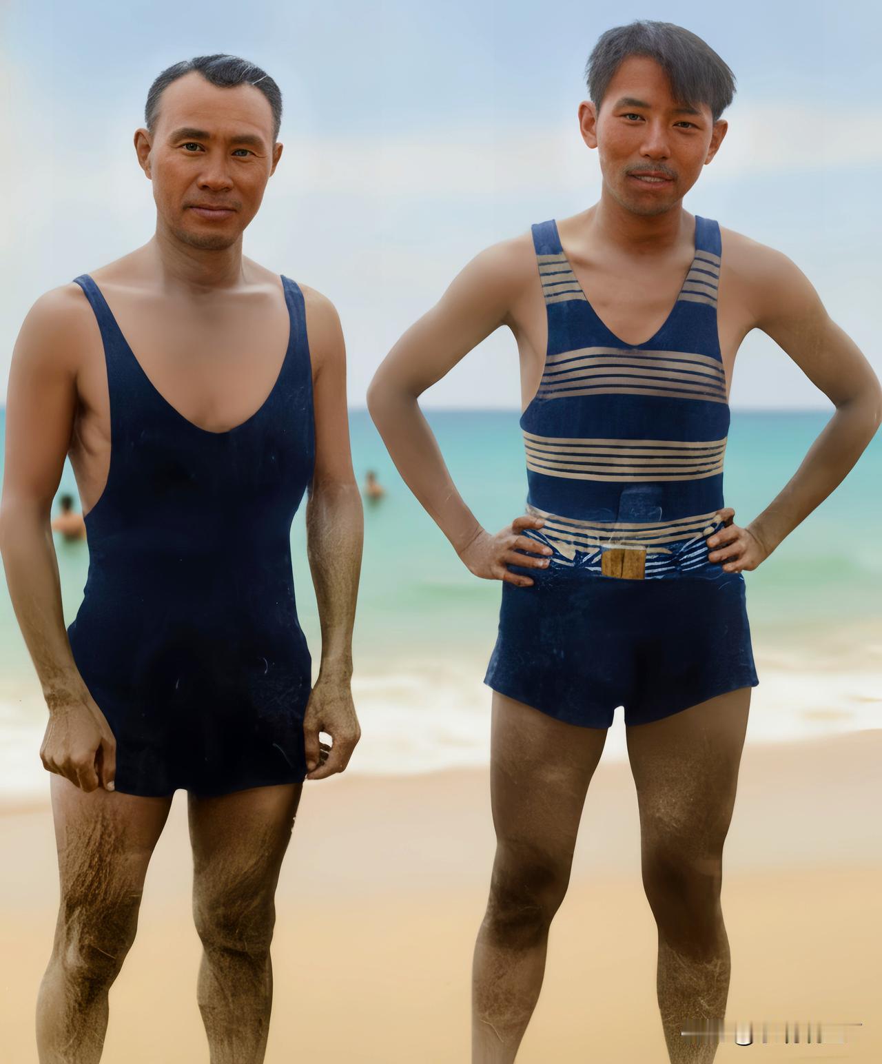 这是1930年张学良和同行人员在北戴河海水浴场留下的一张老照片，大家都好好的瞧瞧