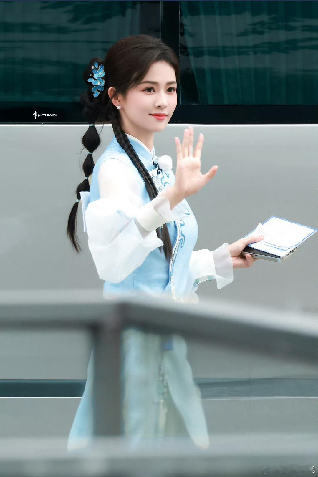 白鹿水蓝色look“欢迎来到白鹿的家乡”🥲🍍玩的开心！！！白鹿常州地铁