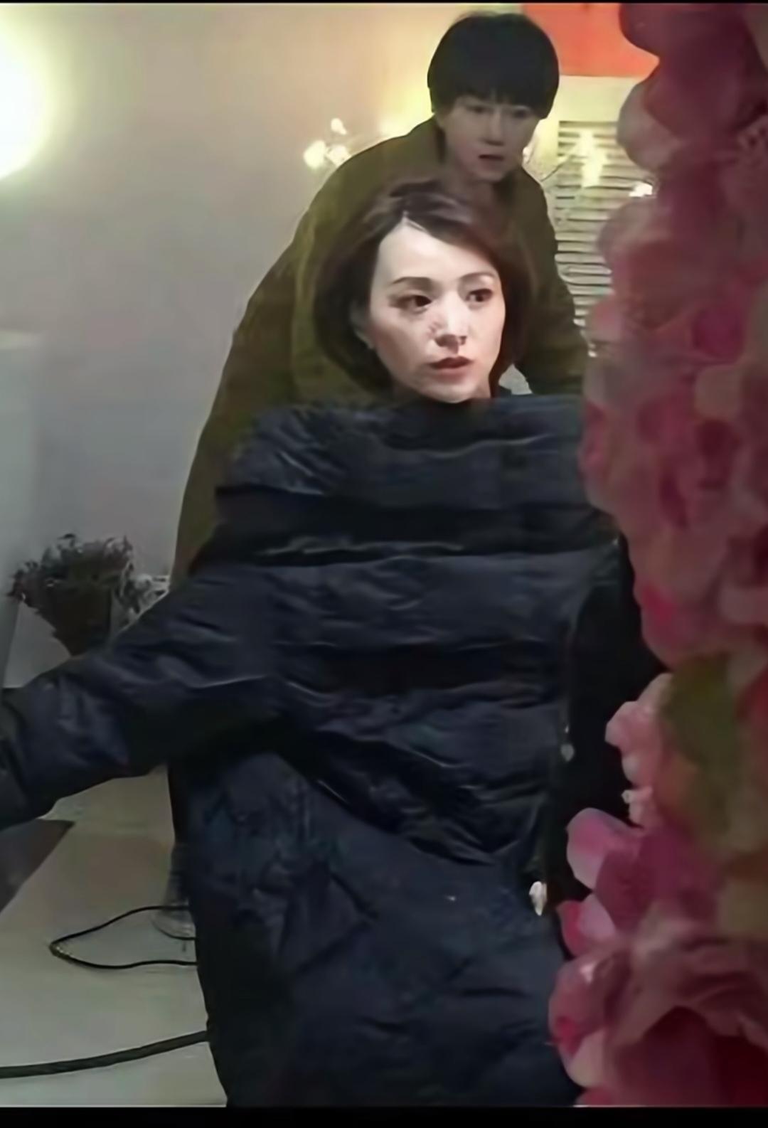 董卿，脸型原来越适合这个发型。