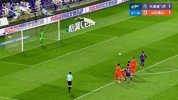 天津津门虎真够倒霉的，本来有很好的赢球机会自己没把握住，难得的点球居然踢偏了，在