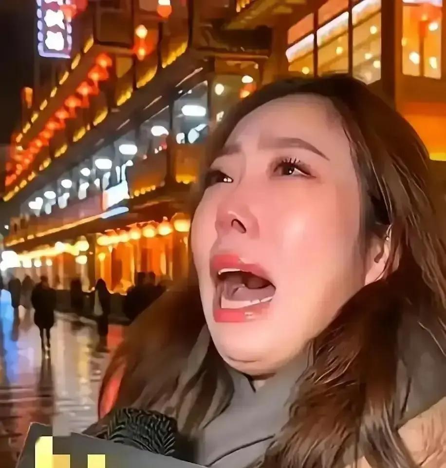 20万账单逼哭成都女孩月薪八千，刷卡买了LV、五星下午茶，债务滚到20万。