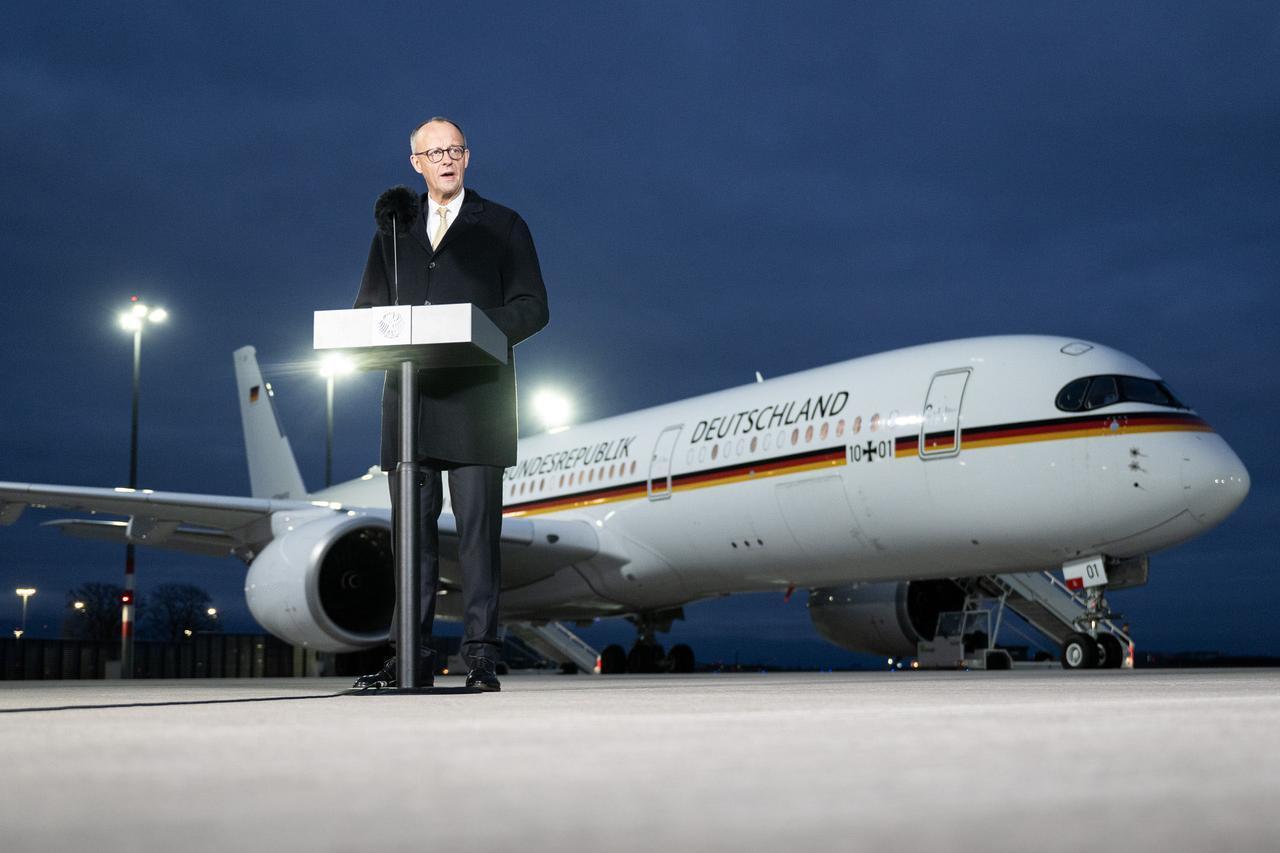 2月25日，德国总理默茨在出发前往中国之前，在柏林机场发表了简短的对华政策演说。