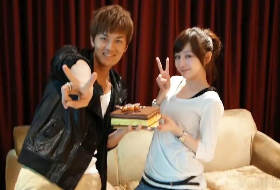 刷到王心凌和吴克群一起回家有被震惊到，不是两个人谈恋爱震惊，是评论区网友居然都在