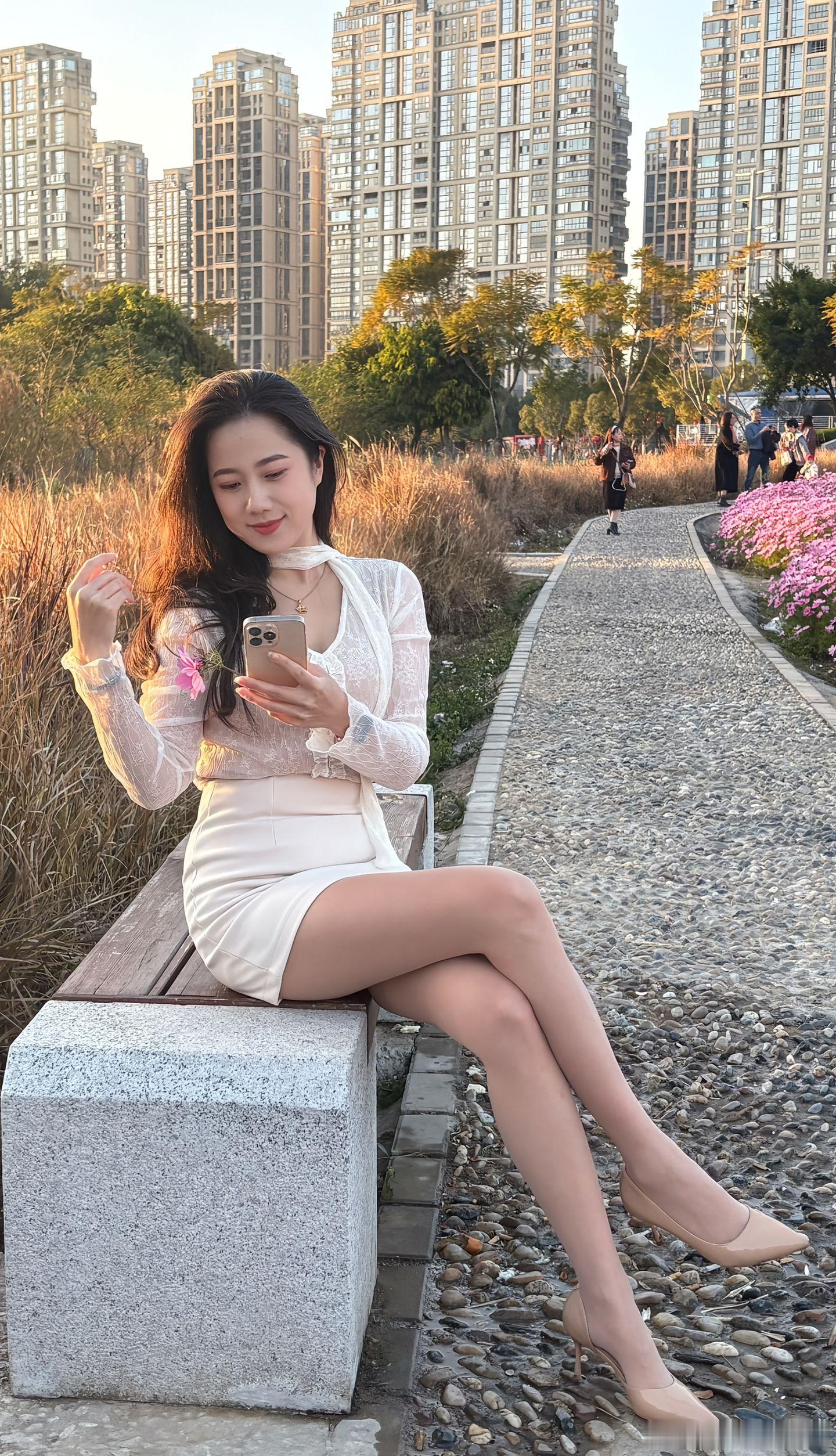 轻熟女神范儿风吹麦浪颜控正义日记的红包美女绘梦长廊