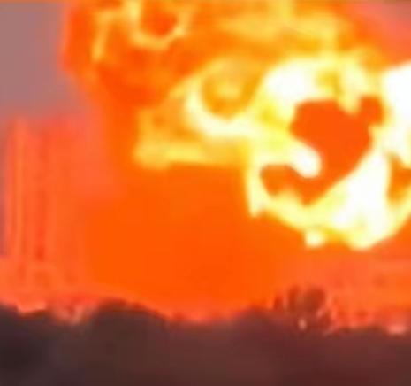 不打不知道，一打吓一跳。没想到俄罗斯的防空能力居然那么差，被乌克兰的无人机里突外