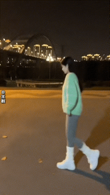 头条好友们，新年好，㊗️大家新年龙马精神！